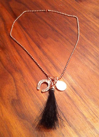 Bolletjesketting rosegoud met flosje paardenhaar